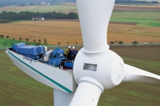 В Шотландии возведена ветроустановка с вертолётной площадкой