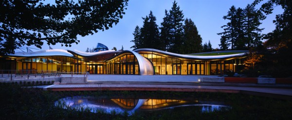 Здание администрации в ботаническом саду Ванкувера