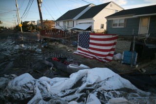 Последствия урагана Сэнди в США: в Нью-Йорке прорвало канализацию