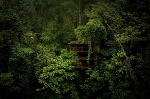 Деревня расположена в практически нетронутой части Коста-Рики, вдали от шумных центров цивилизации