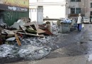 Во дворах Якутска растут мусорные кучи