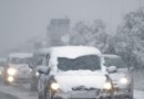 Свыше 350 единиц техники продолжают расчищать трассы в Сибири