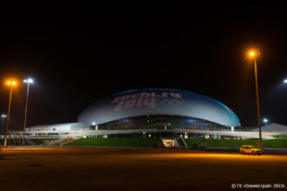 В Сочи открыли светодиодный медиафасад ледовой арены
