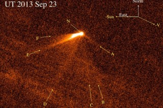 Астрономы обнаружили необычную хвостатую комету