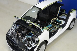 Первым пневмогибридом от Peugeot станет обновленный  2008