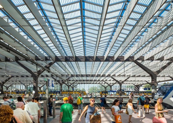 Железнодорожный вокзал Роттердама: "солнечная" станция