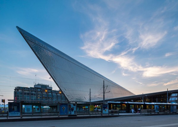 Железнодорожный вокзал Роттердама: "солнечная" станция