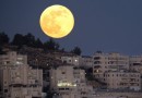 Ученые: Лунный свет будет освещать улицы вместо фонарей