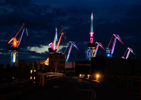 Световое шоу из LED-прожекторов на судоверфи в Хорватии