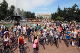 В Иркутске прошел велопробег «Леди на велосипеде»