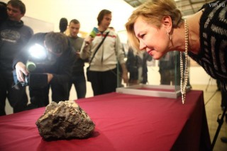 На фестиваль природы в Москву привезли осколок челябинского метеорита