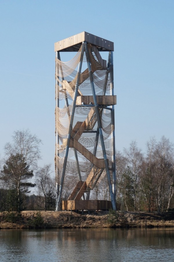 Обзорная башня в бельгийском парке