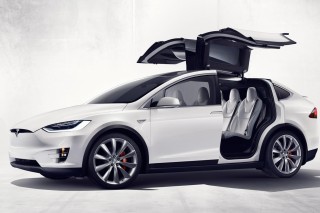 Илон Маск официально представил электрокар Tesla Model X